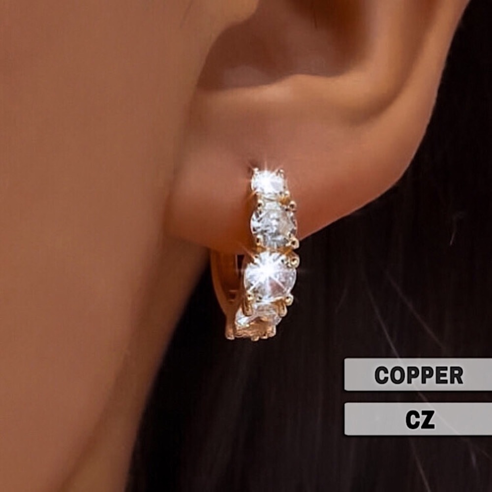 ⚜️𝟯𝟬%𝗢𝗙𝗙 𝗯𝘂𝗻𝗱𝗹𝗲𝘀 𝟯+⚜️ NEW CZ Gold Medium Hoop Earrings